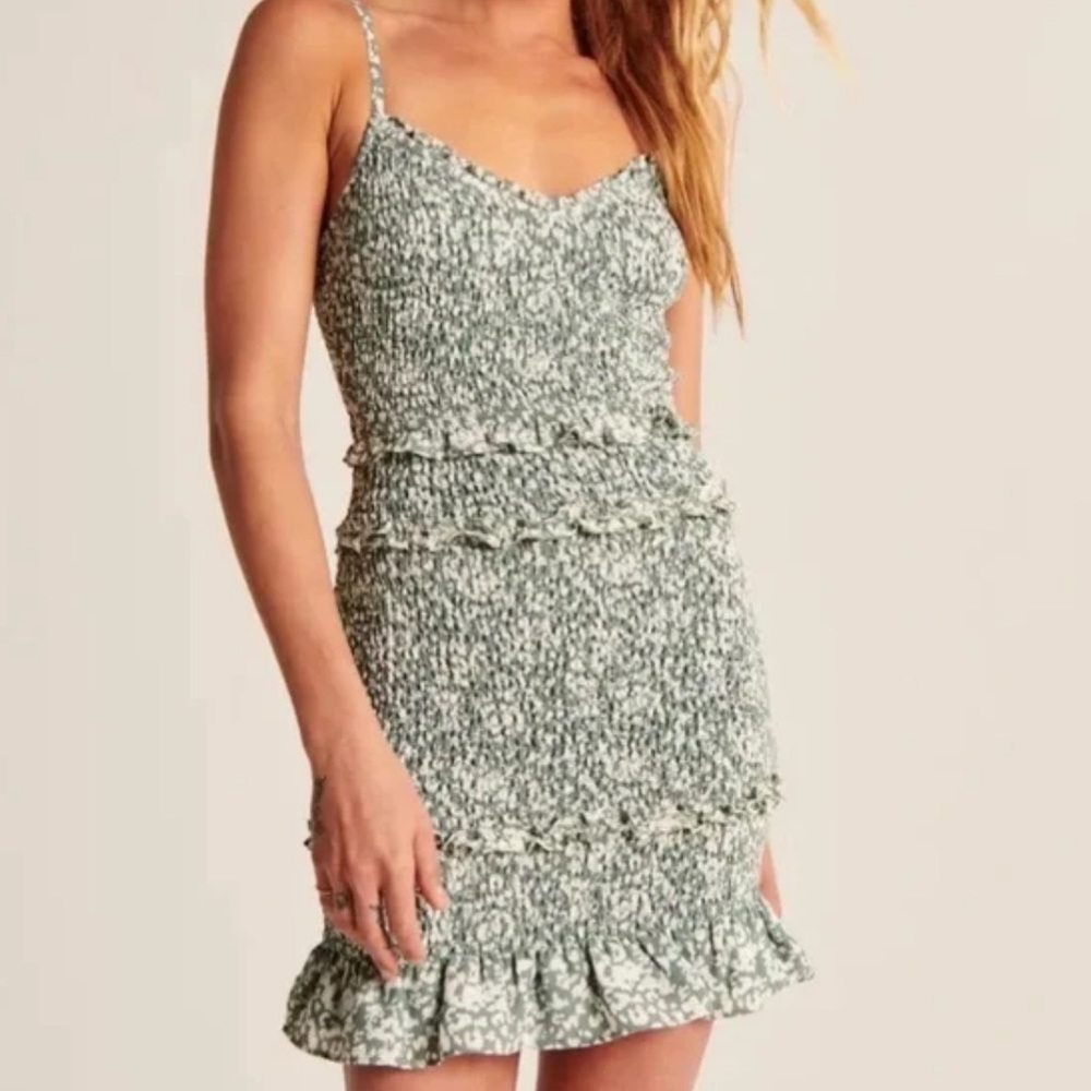 NWT Abercrombie sage green and white patterned smocked dress
